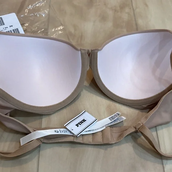 NWT VS PINK lightly lined T-shirt bra - Picture 5 of 11